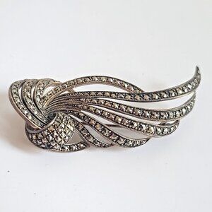 Sterling silver 925 marcasite swirl Art Deco brooch 3D ribbon pin "PD" Thailand